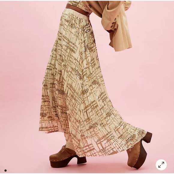 En Saison Dresses & Skirts - New Free People En Saison Midi Skirt Romi Sequin Gold‎ Flowy Boho Glam Medium